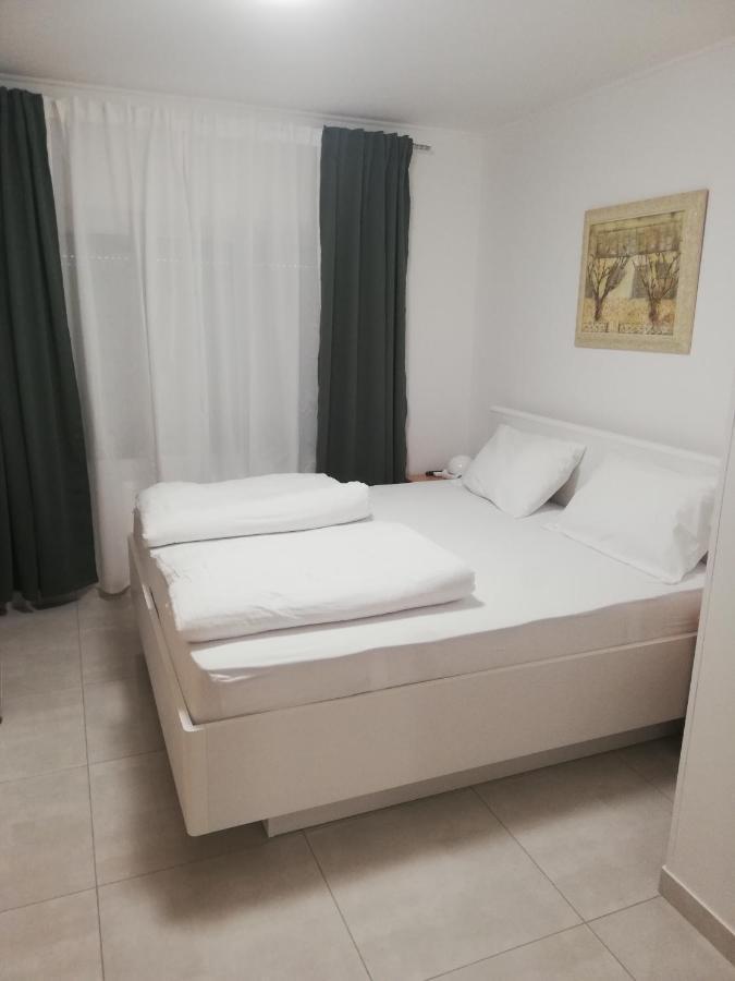 Sobe Susanj Karlobag Bagian luar foto